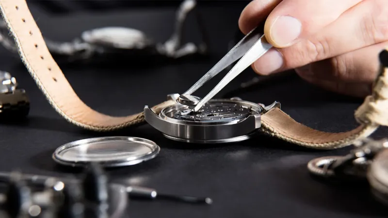 Tuổi thọ và những dấu hiệu cần thay của các loại pin đồng hồ đeo tay