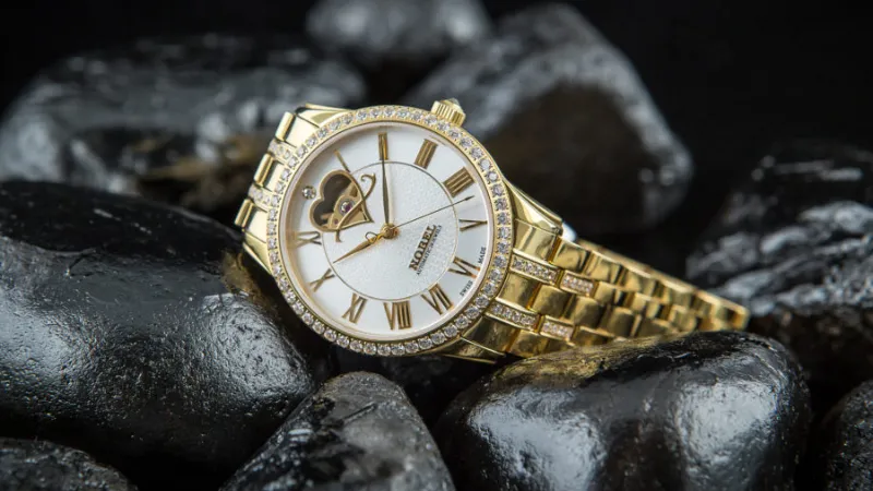 Kích thước, phối đồ và trải nghiệm đeo